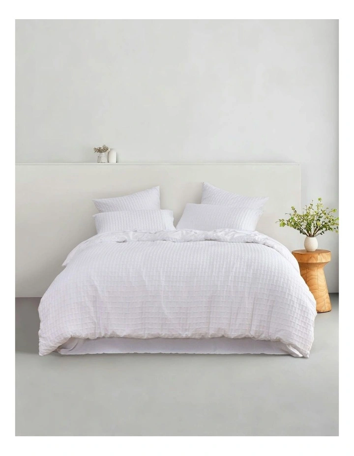 Aubrey Jacquard Quilt Cover Set in White image 7