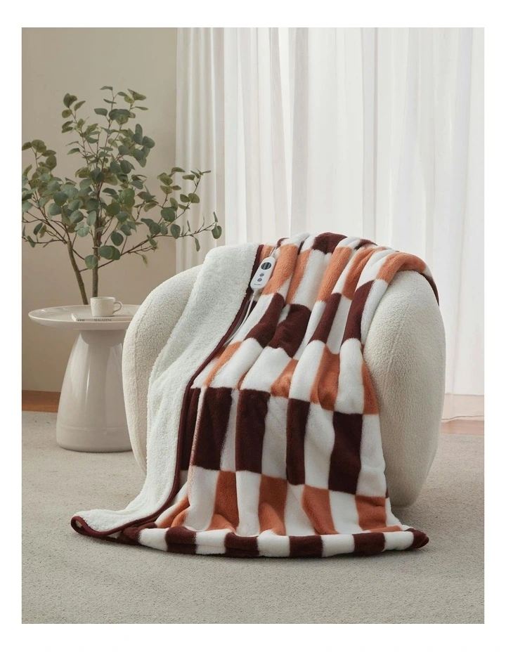 Alma Faux Fur Heated Throw in Chocolate Mousse image 1