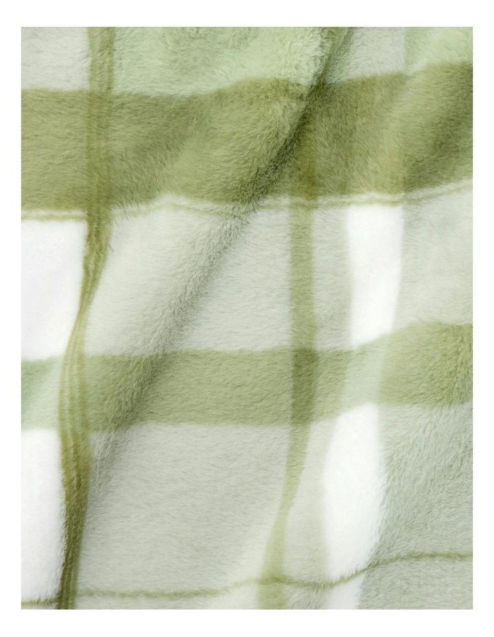 Wynter Reversible Faux Fur Throw in Olive image 4