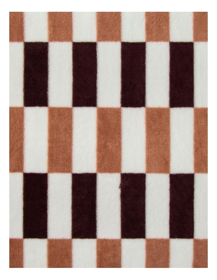 Alma Faux Fur Throw in Chocolate Mousse image 6