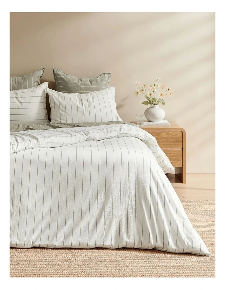 Rumi Washed Cotton Reversible Quilt Cover Set in White image 2