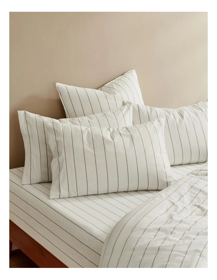 Rumi Washed Cotton Reversible Quilt Cover Set in White image 6