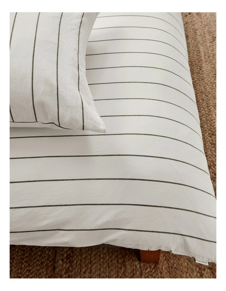 Rumi Washed Cotton Reversible Quilt Cover Set in White image 4