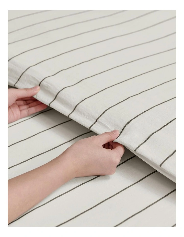 Rumi Washed Cotton Reversible Quilt Cover Set in White image 5