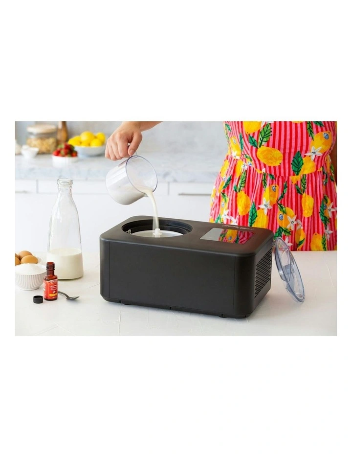 Ice Cream Maker with a Built-In Compressor 1.5 L in Black image 7