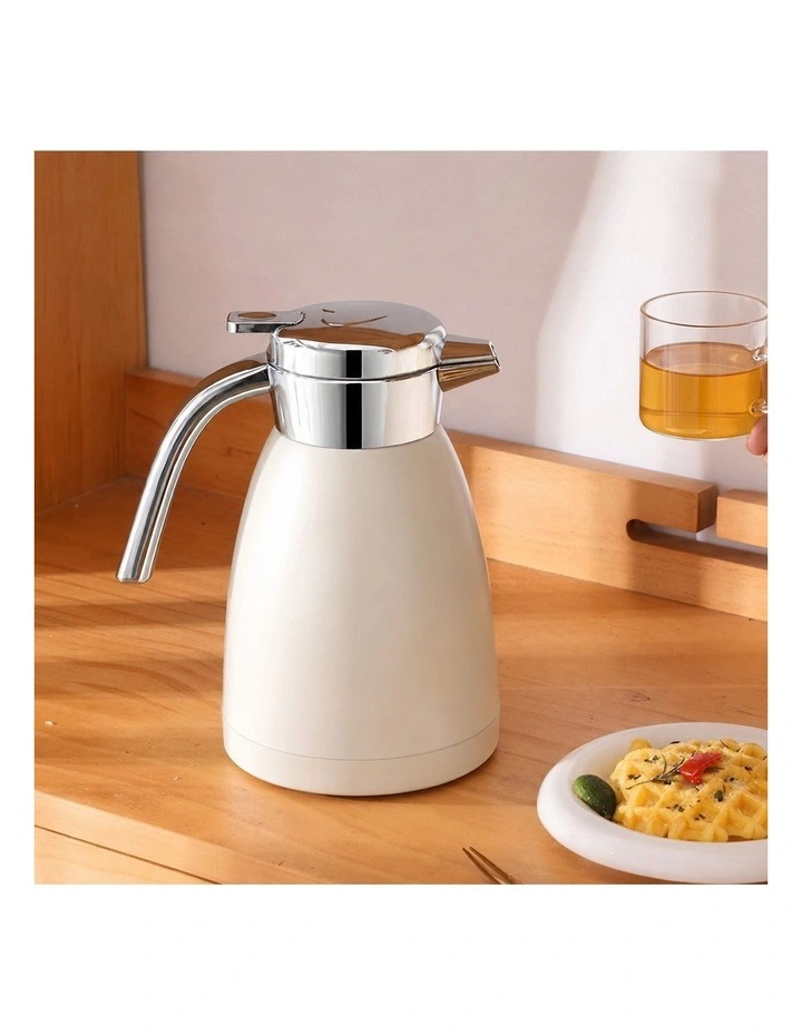 Stainless Steel Kettle 1.2L in Red image 3