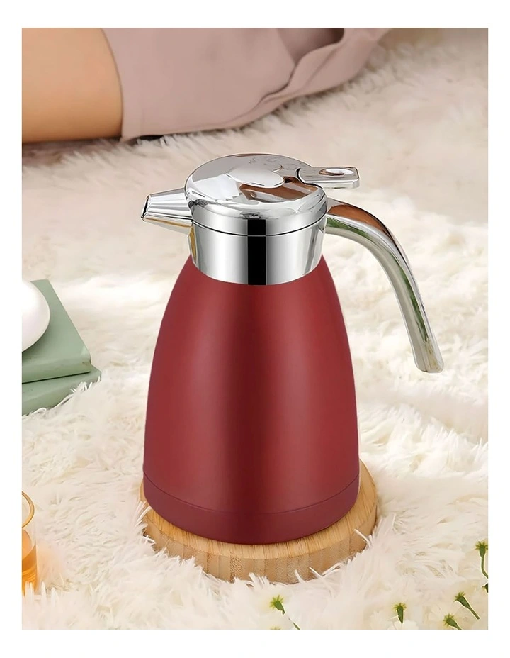 Stainless Steel Kettle 1.8L in Red image 3