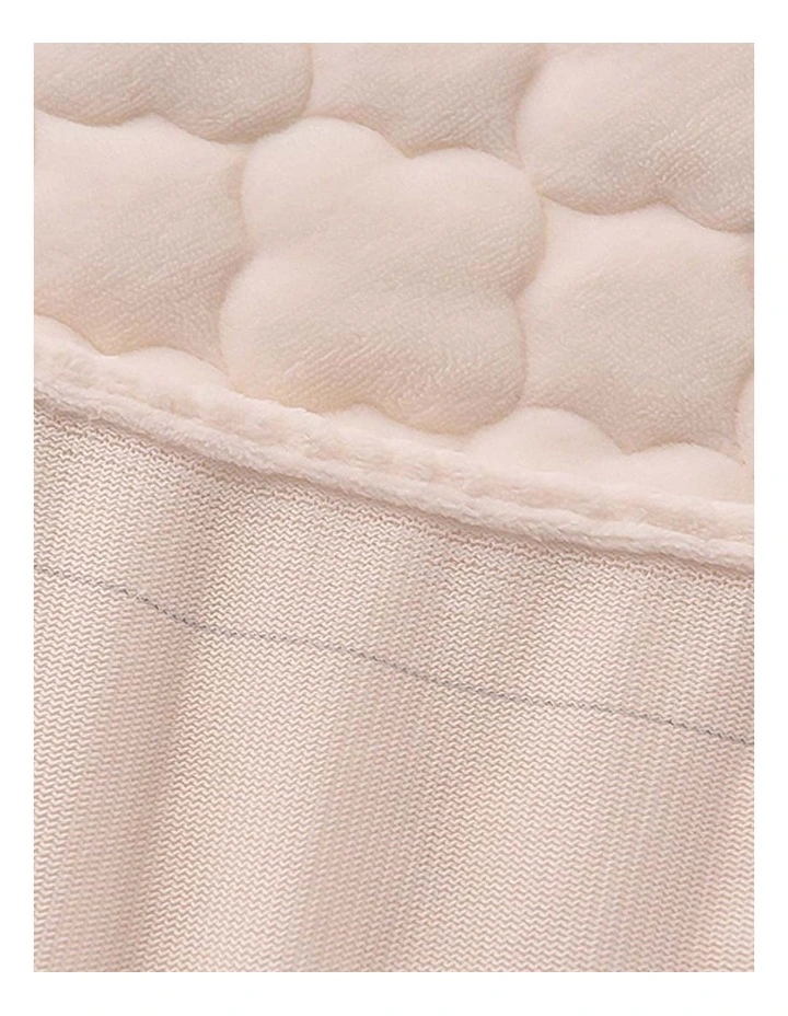 Mattress Fleece Clover Bed Protector 138cm in Beige image 6