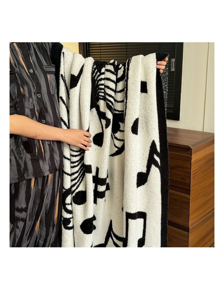 Musical Note Half Fleece Soft Cozy Throw Blanket 2X 130x160cm in Black/White image 2