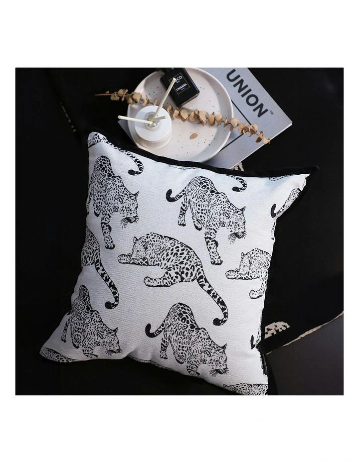 Light Luxury Throw Pillow 45cm 2x in White image 4