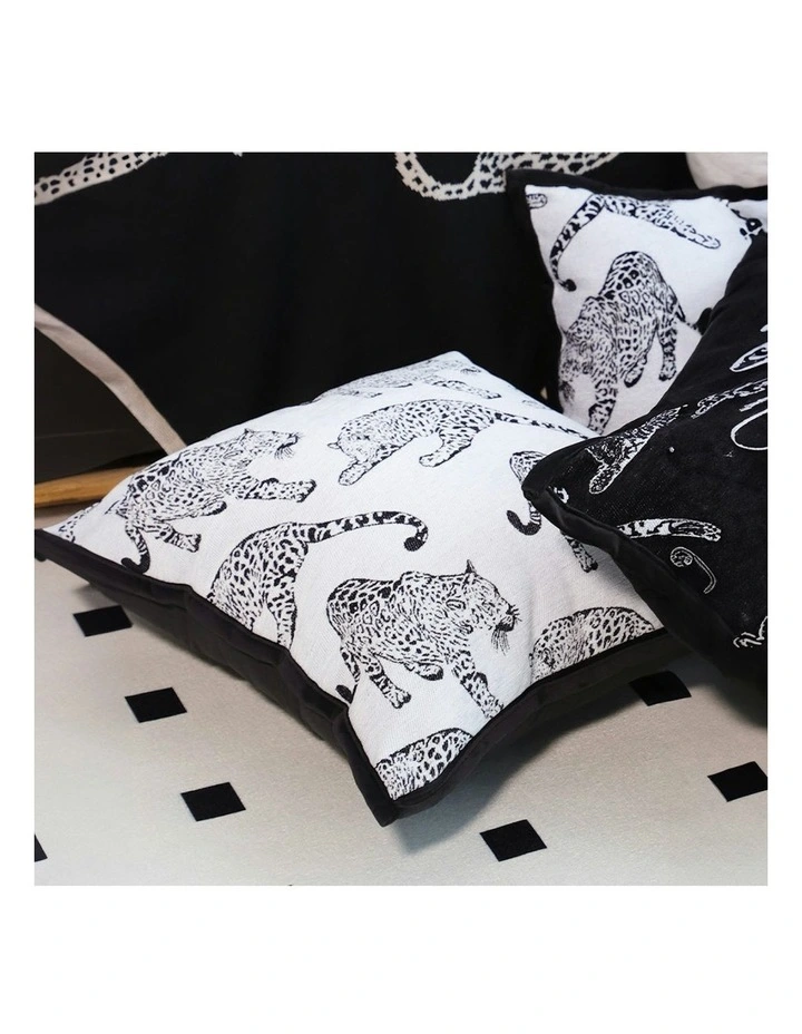Light Luxury Throw Pillow 45cm 2x in White image 6