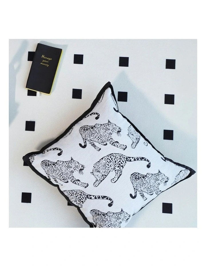 Light Luxury Throw Pillow 45cm 2x in White image 7