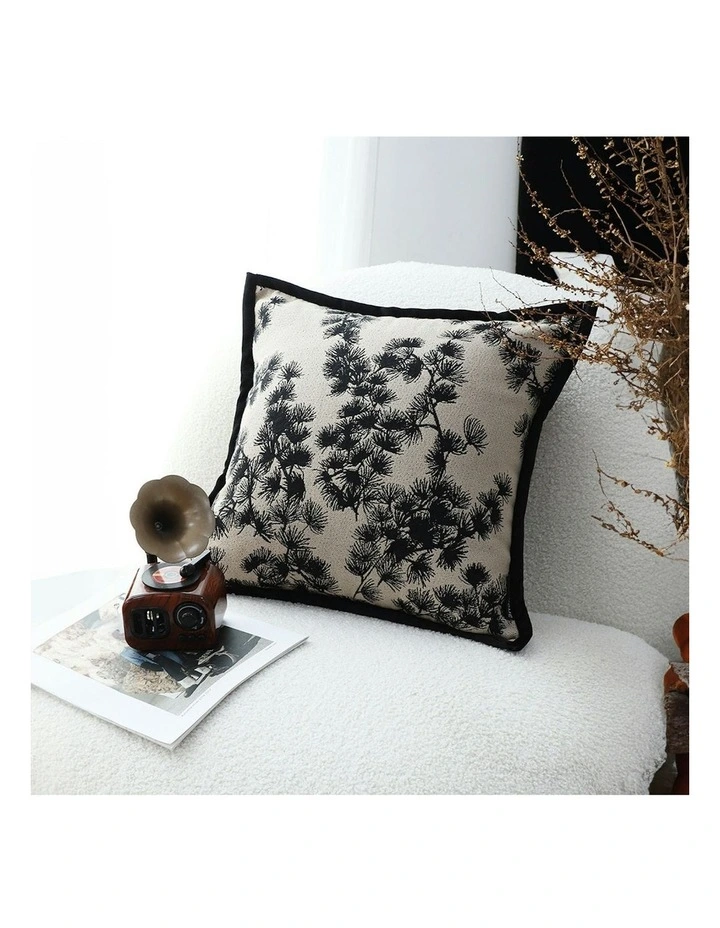 Wide-Border Throw Pillow 45cm x2 in Black and White image 6