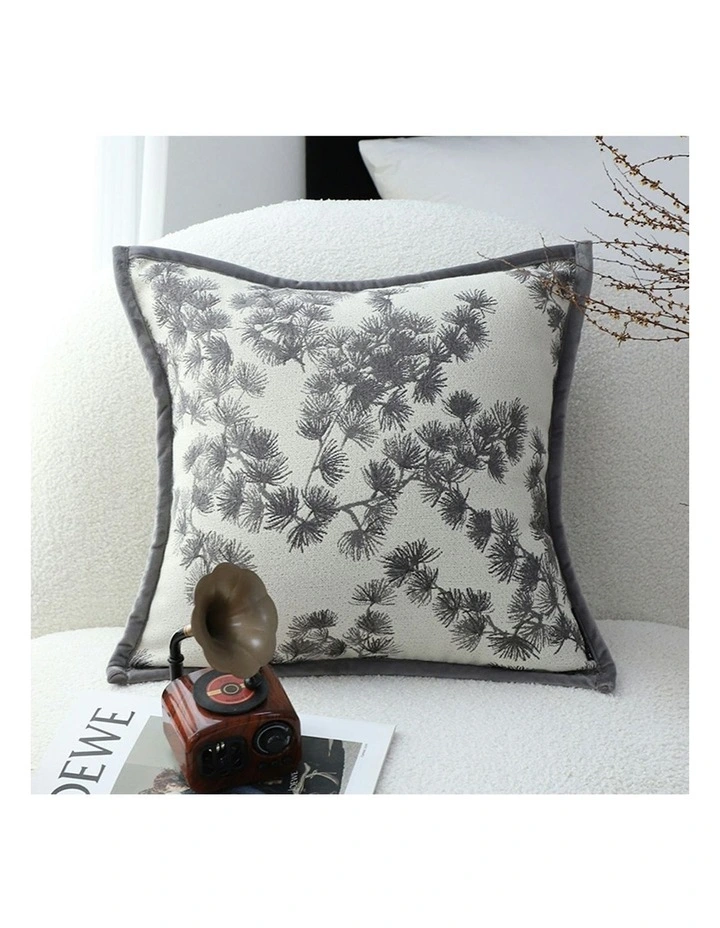 Throw Wide-Border Pillow 45cm in Black/White image 2