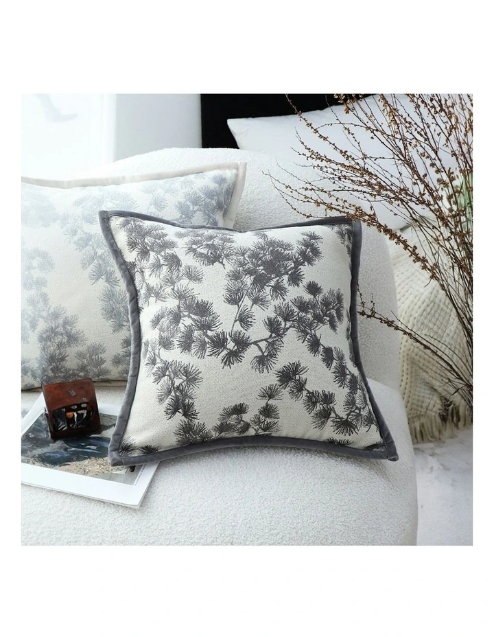 Throw Wide-Border Pillow 45cm in Black/White image 4