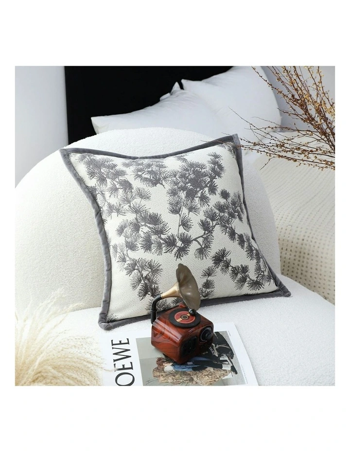 Throw Wide-Border Pillow 45cm in Black/White image 7