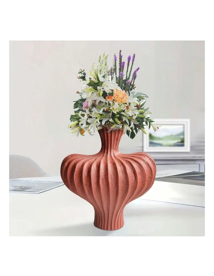 Small Ornament Vases 2X 25X24cm in Red image 3