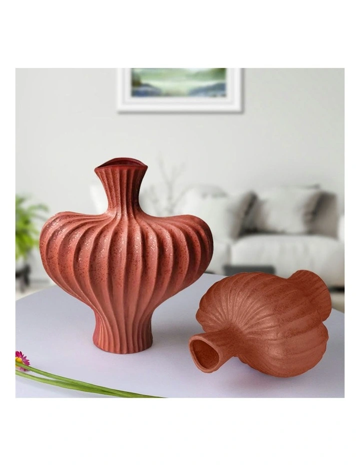 Small Ornament Vases 2X 25X24cm in Red image 7