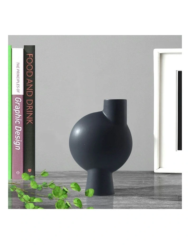 Small Ornament A Modern Abstract Decorative Vase 2X 17.8x26.7cm in Black image 2