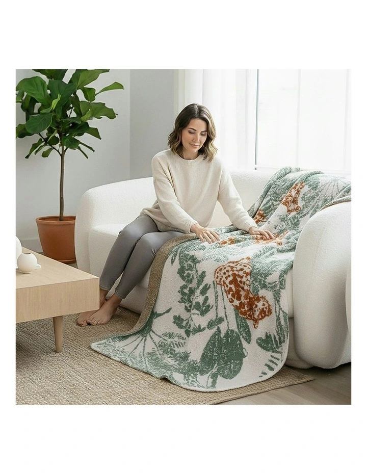 Soft Polyester Tropical Leaf Print Throw Blanket 130x180cm in Multi image 2