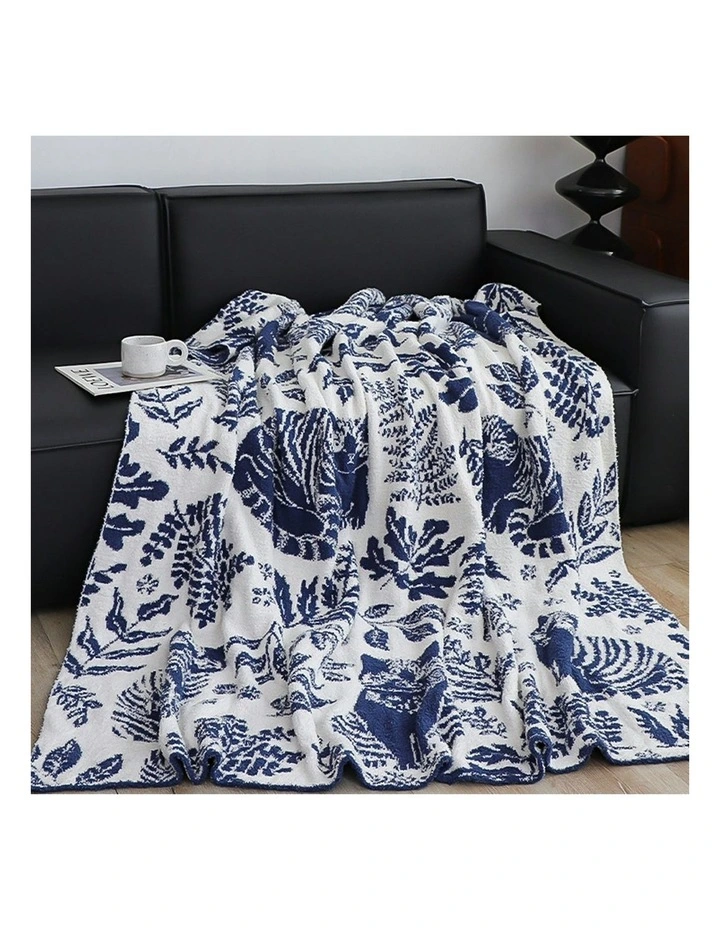 Polyester Cat Floral Print Throw Blanket 160x200cm in Deep Blue image 4