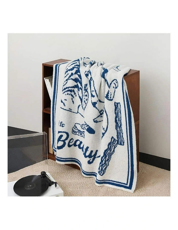 Polyester Cat Print Throw Blanket 130x160cm in Off-White image 6