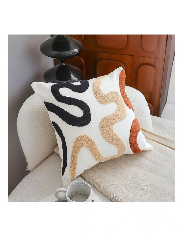 Geometric Squiggly Pattern Throw Pillow 45cm in Cream image 4