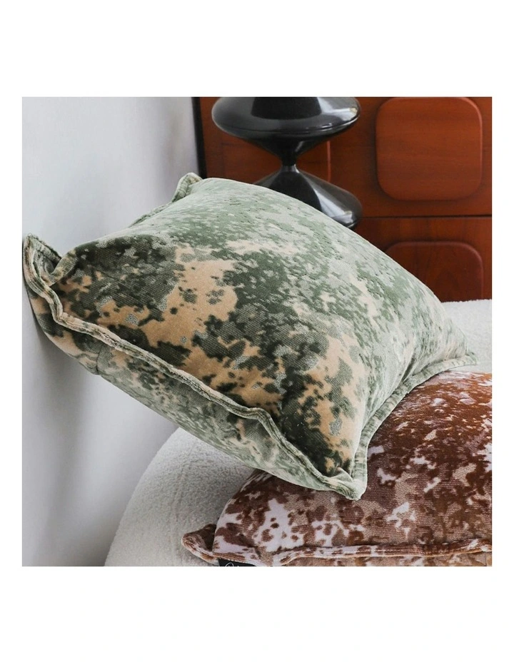 Crushed Velvet Decorative Throw Pillow 50cm in Green image 6
