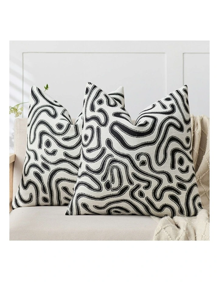Abstract Swirl Pattern Decorative Throw Pillow 50cm in Black/White image 3