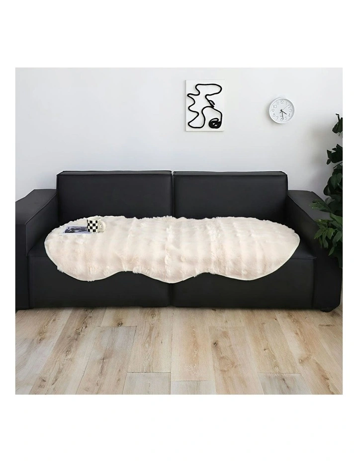 Two-seater Faux Fur Polyester Throw Blanket 90x160cm in Cream image 2