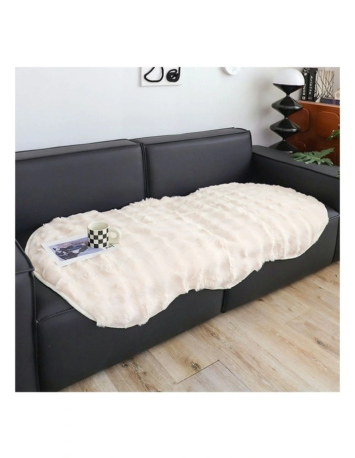 Two-Seater Polyester Faux Fur Throw Blanket 90x160cm in White image 3