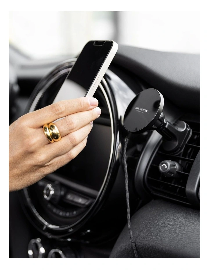 Aura Car Magnetic Charge Pad in Black image 2