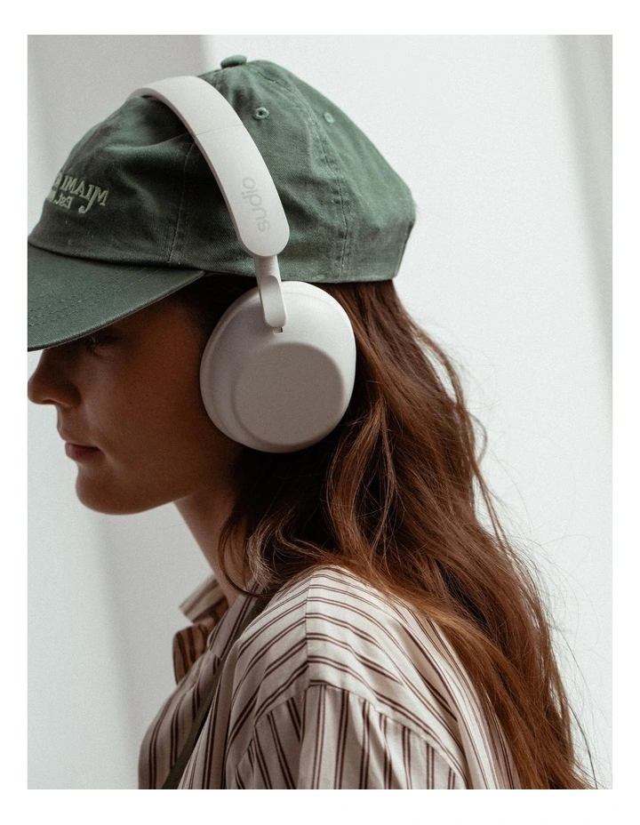 R3 On Ear Wireless Headphones in Pink image 2