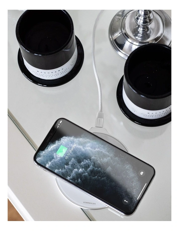 Aura Wireless Fast Charging Device in Black image 2