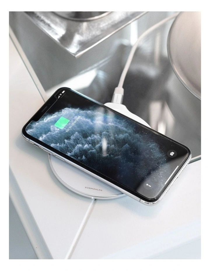 Aura Wireless Fast Charging Device in Black image 7