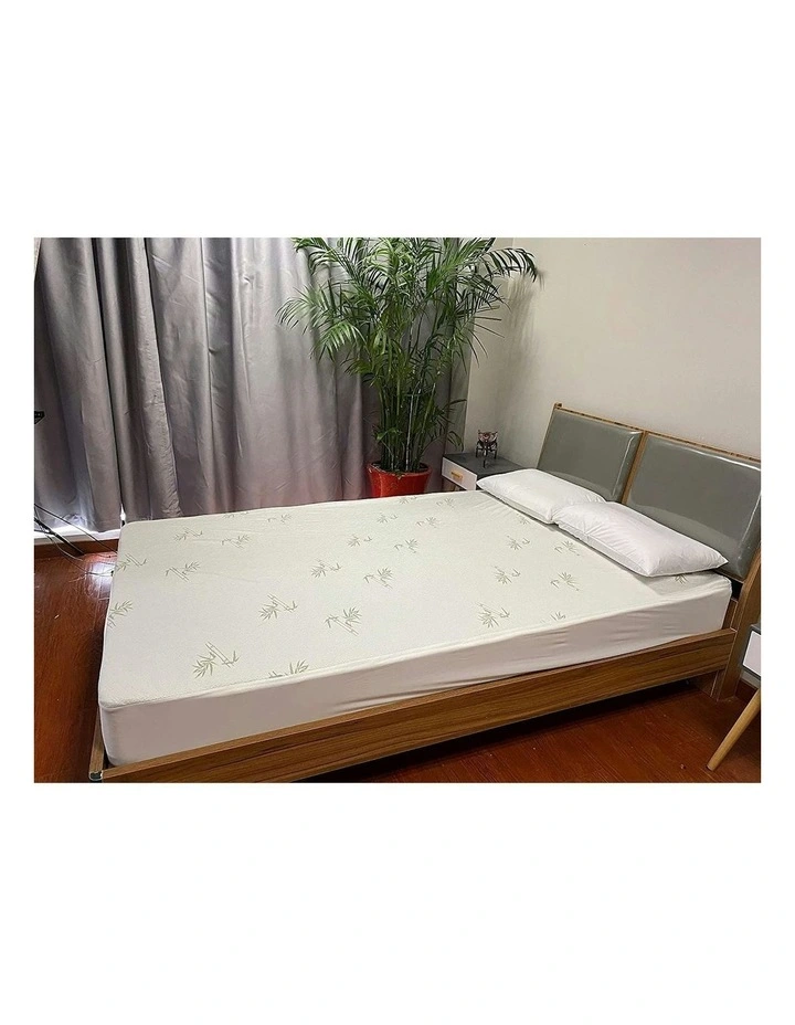 GOMINIMO Bamboo Jacquard Mattress Protector King In White MYER