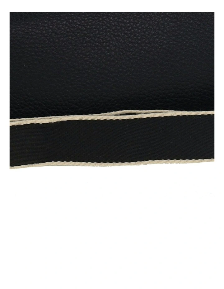 Vegan Leather Fashion Everyday Crossbody in Black image 5