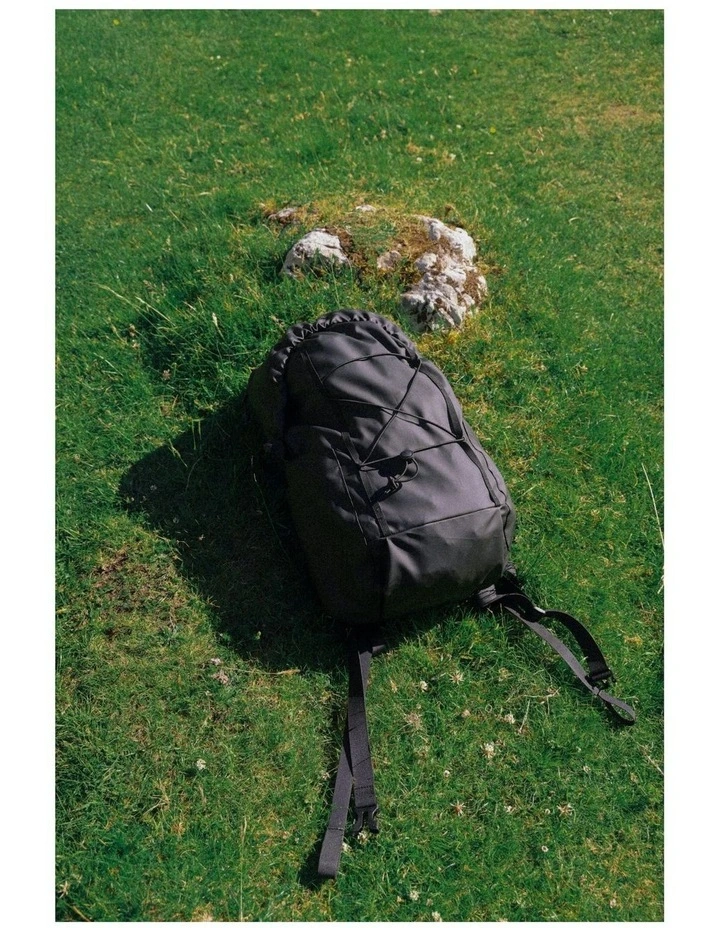 Kiln Hooded Zip Top Backpack 22L in Black image 5