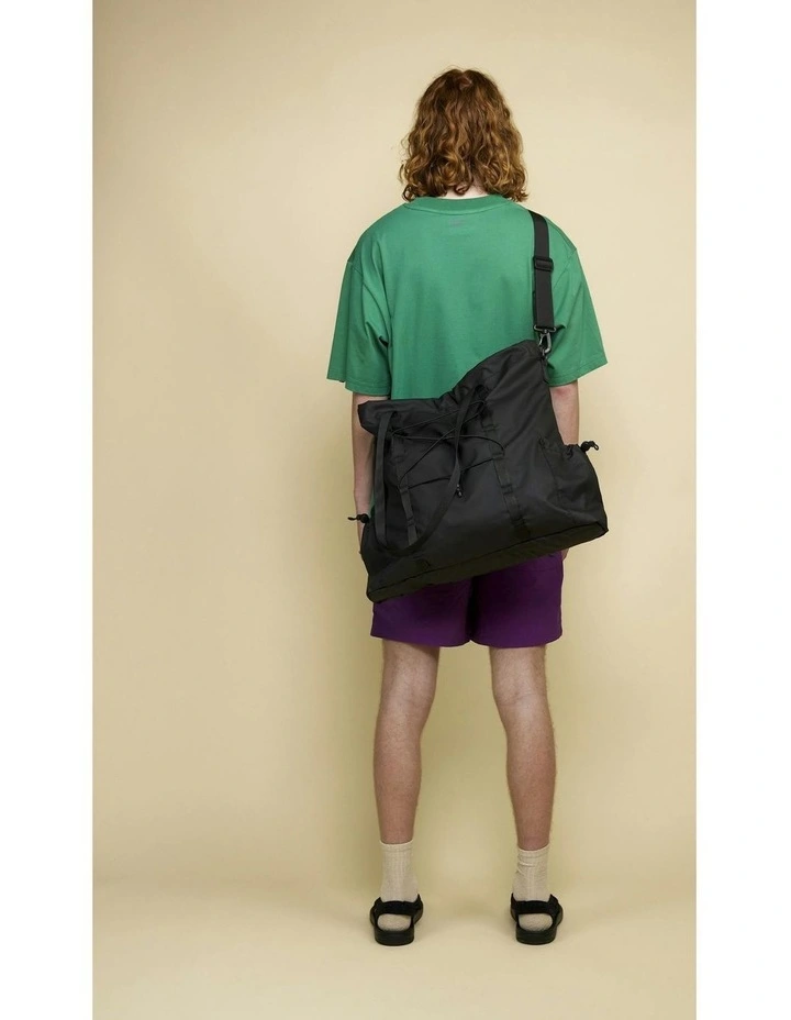 Lammer Tote Bag 18L in Black image 6