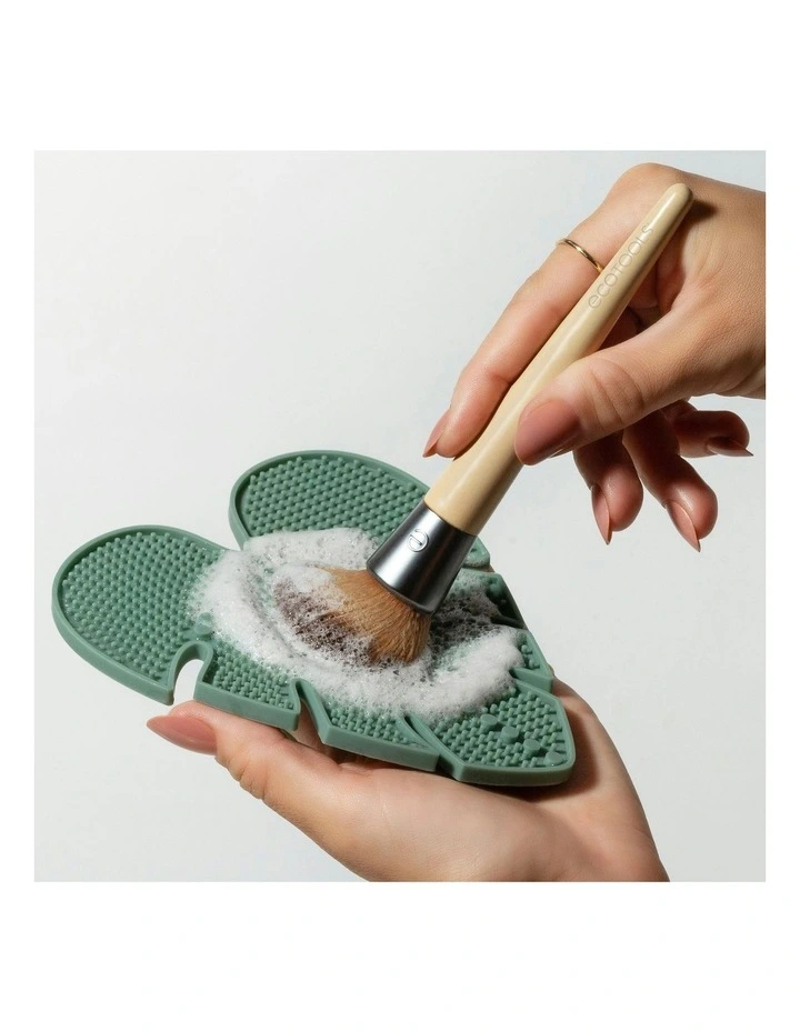 Makeup Brush Cleansing Pad image 2