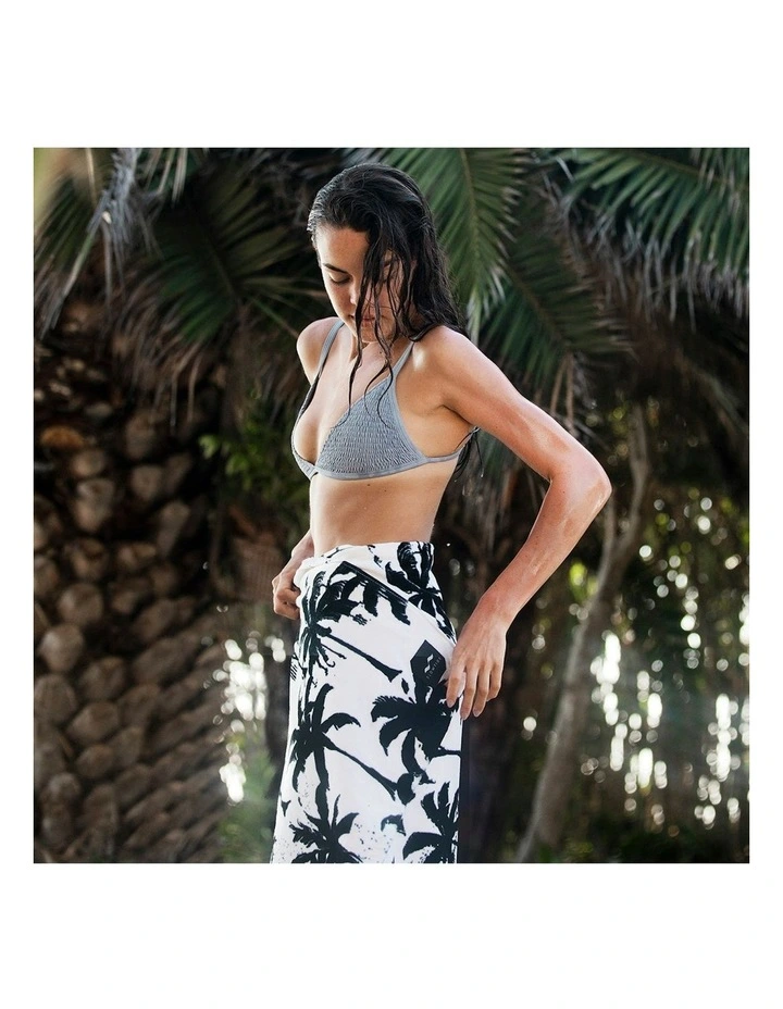 Luca Beach Towel in Black/White image 2