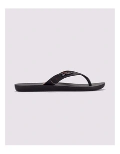 Flip Flops in Black