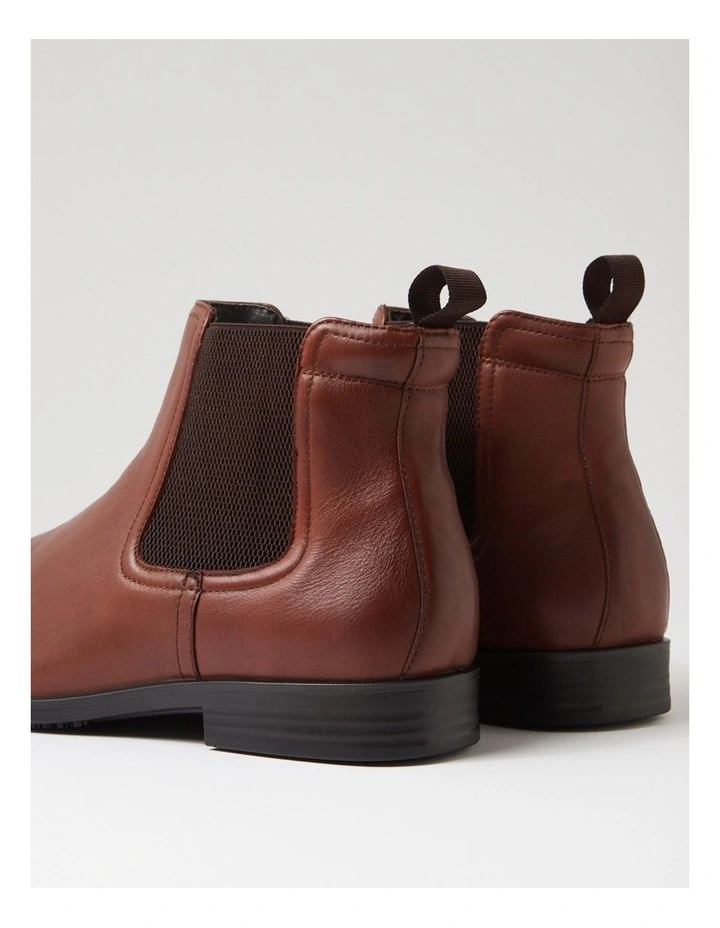 Volga Tan Leather Chelsea Boots image 5