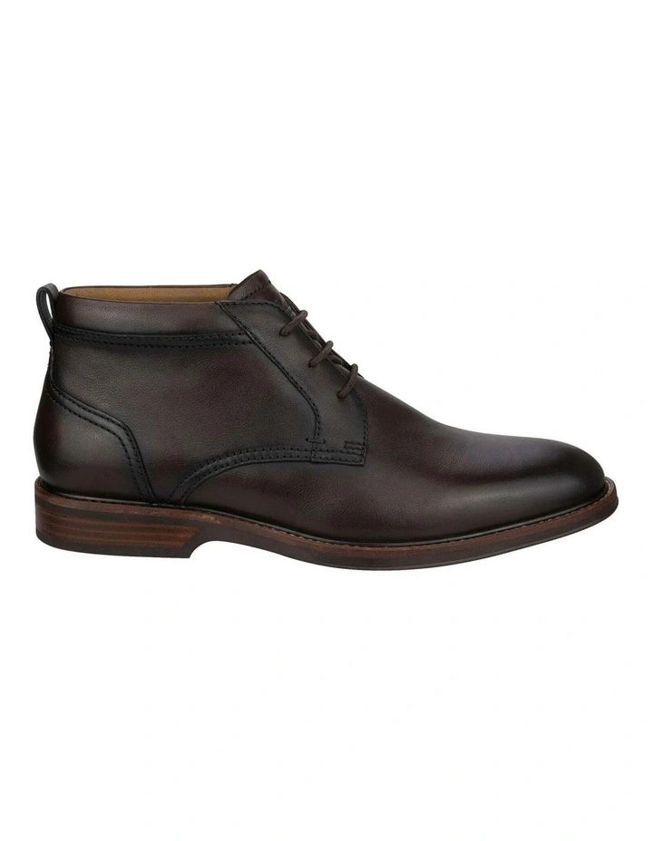 Traveller Chukka Plain Chukka Boot In Brown image 3