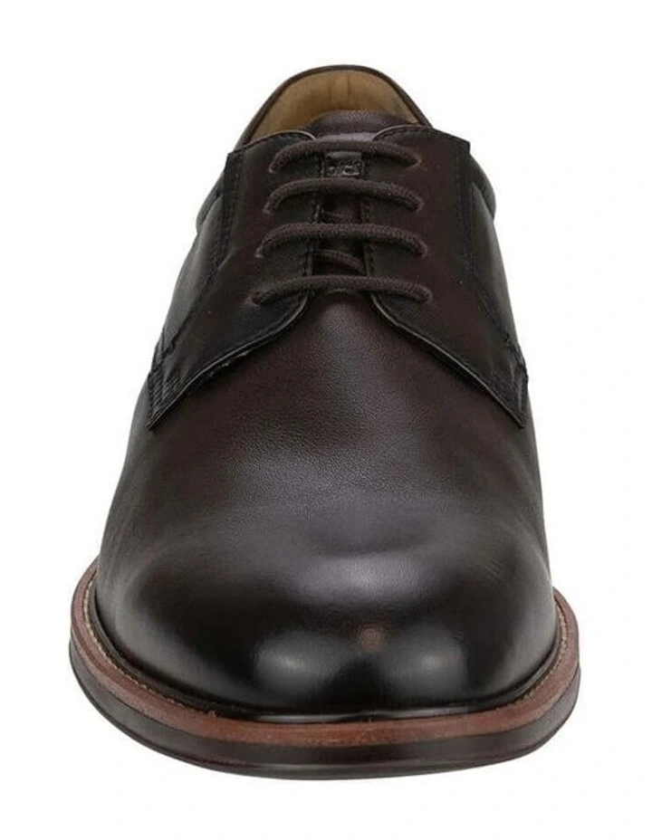 Traveller Plain Toe Derby In Brown image 2