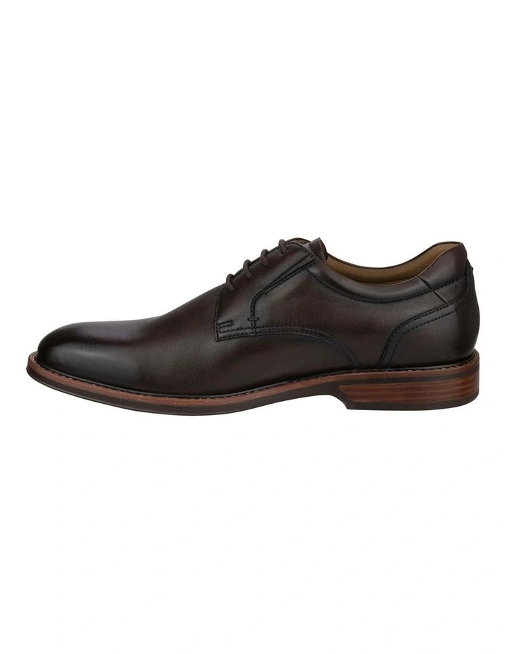 Traveller Plain Toe Derby In Brown image 5