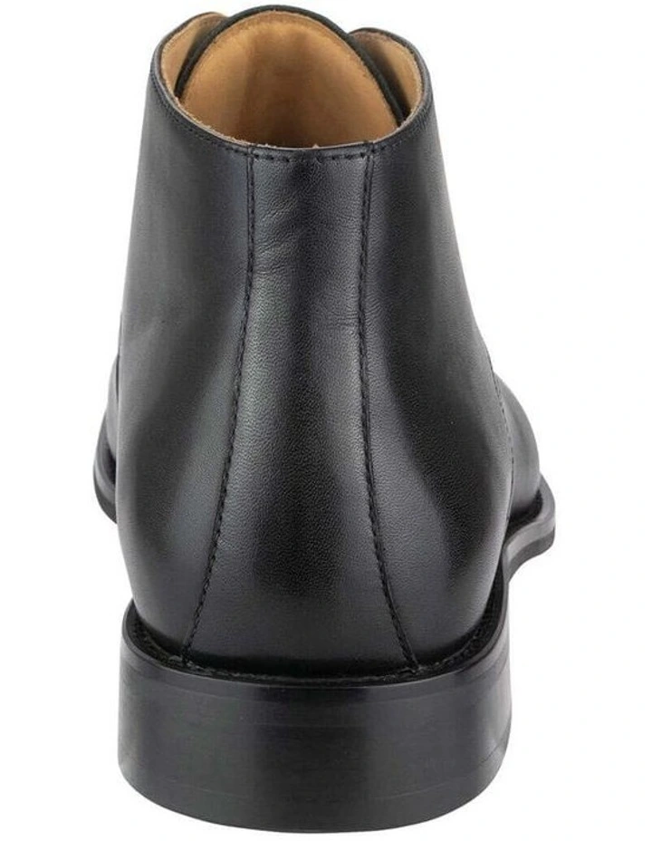 Chadwick Chukka Plain Toe Chukka Boot In Black image 4