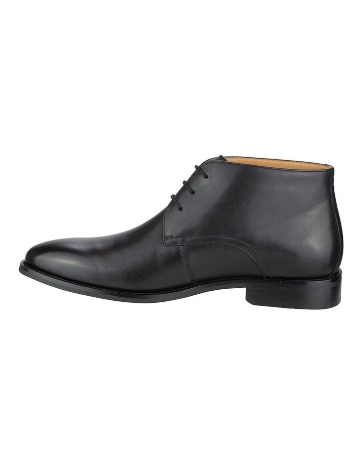 Chadwick Chukka Plain Toe Chukka Boot In Black image 5