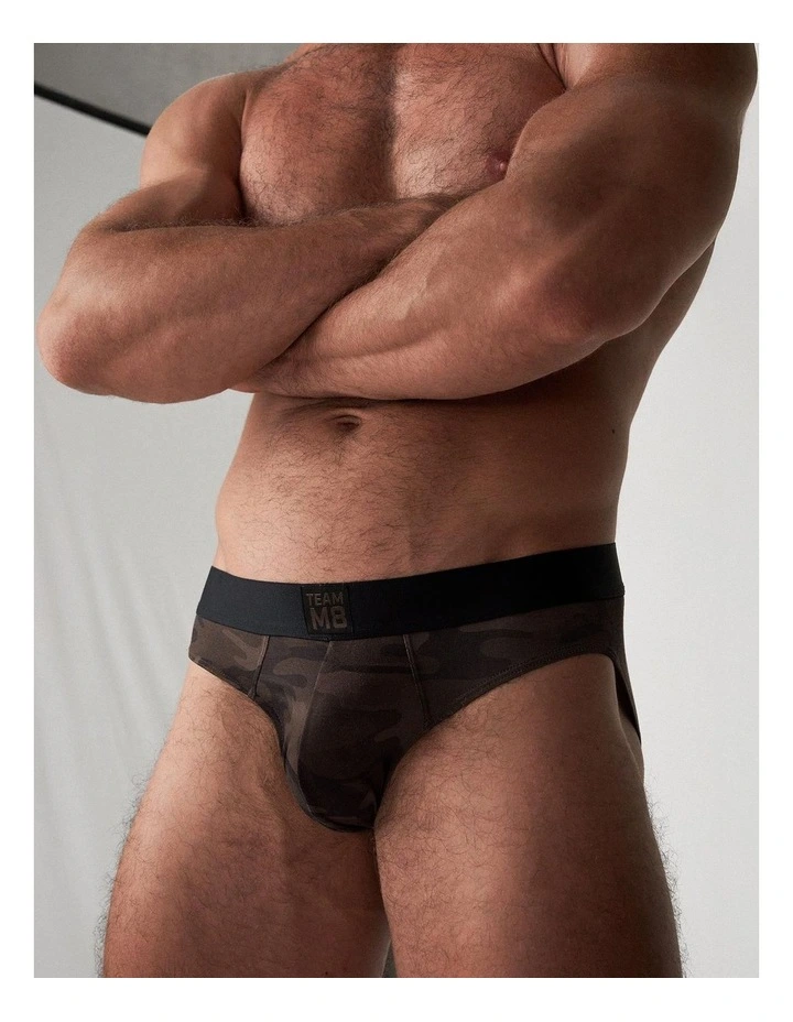 M8 Brief in Desert image 2