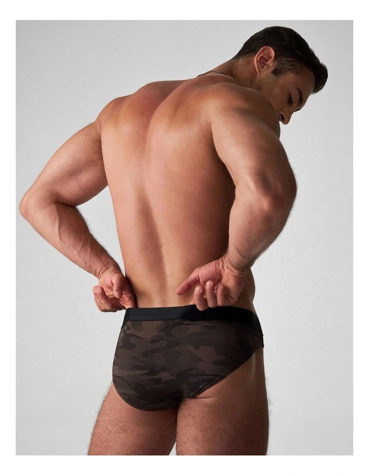 M8 Brief in Desert image 3